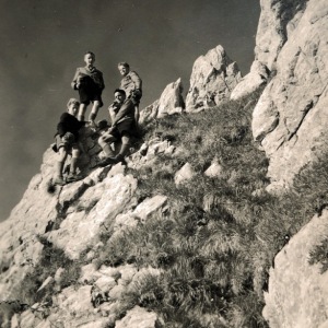 Photo590748125446_inner_108-136-609-148-99-957-644-957