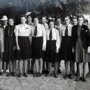 Photo593880836117_inner_76-54-615-66-76-933-588-941