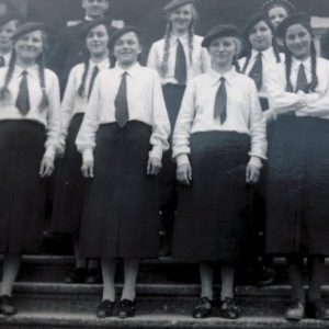 Photo593880892045_inner_79-93-594-97-79-933-600-902